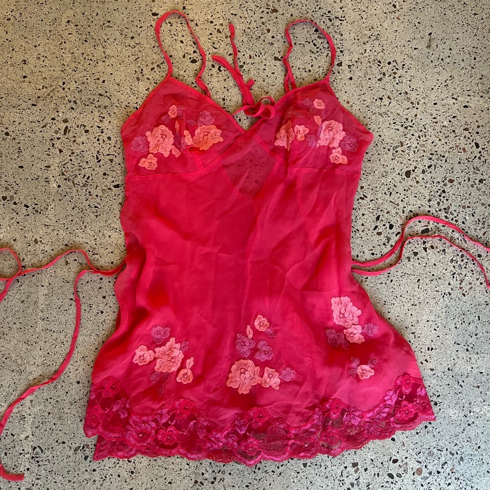 Victoria's Secret Silk in Vibrant Pink